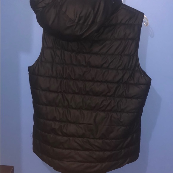 Vests - Picture 2 of 4